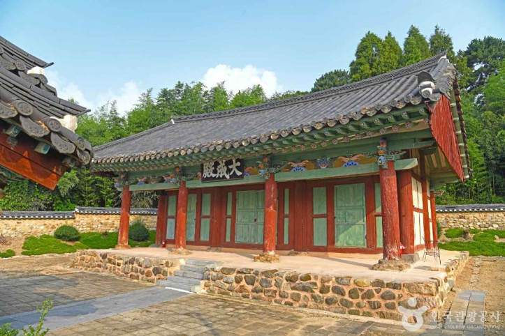 만경향교 여행 추천 - 메고지고