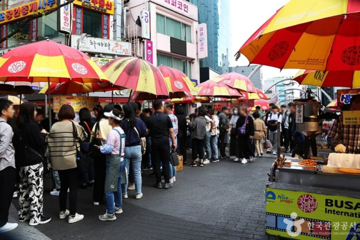 용두산 자갈치 관광특구 여행 추천 - 메고지고