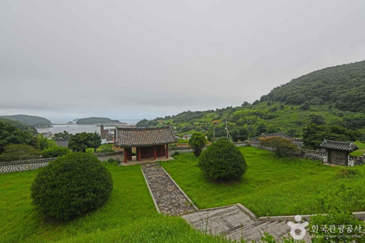 충무사(고흥) 여행 추천 - 메고지고