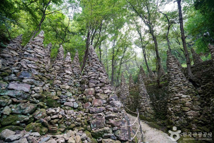 팔용산 돌탑 여행 추천 - 메고지고