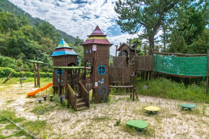 봉황산자연휴양림 여행 추천 - 메고지고