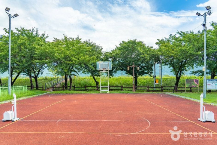 서시천체육공원 여행 추천 - 메고지고