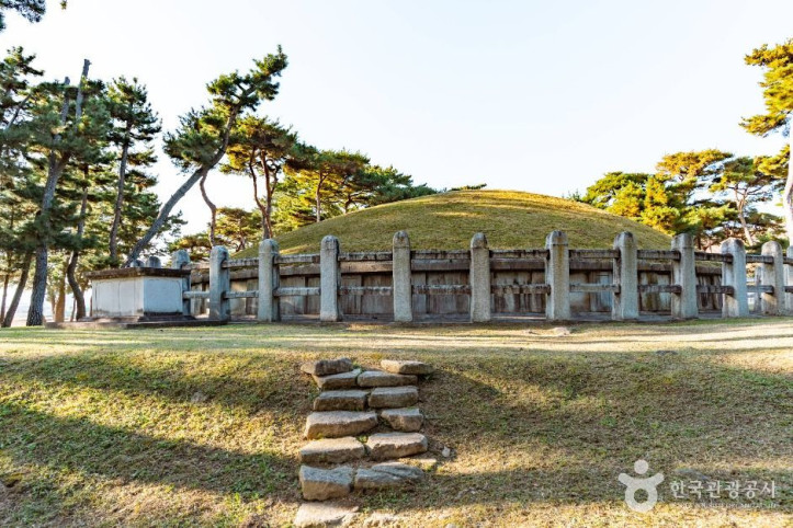 경주 헌덕왕릉 여행 추천 - 메고지고