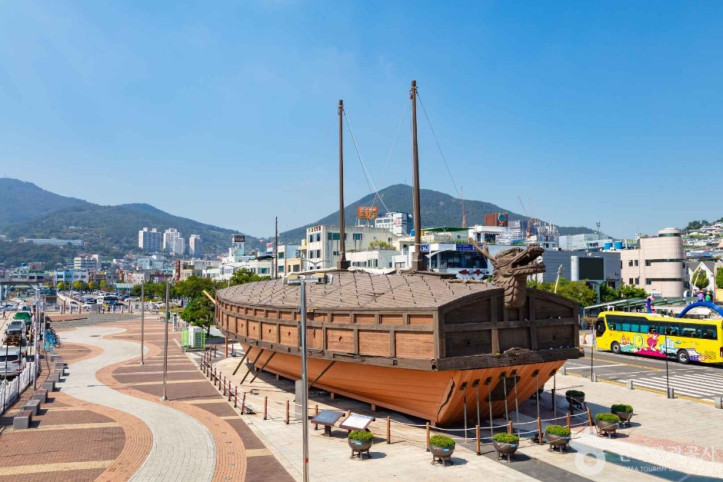 이순신광장 여행 추천 - 메고지고