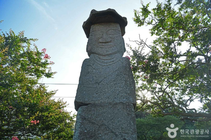 장성원덕리미륵석불 여행 추천 - 메고지고