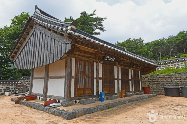 화암서원(보령) 여행 추천 - 메고지고