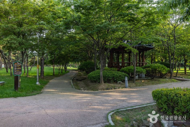 남항근린공원 여행 추천 - 메고지고