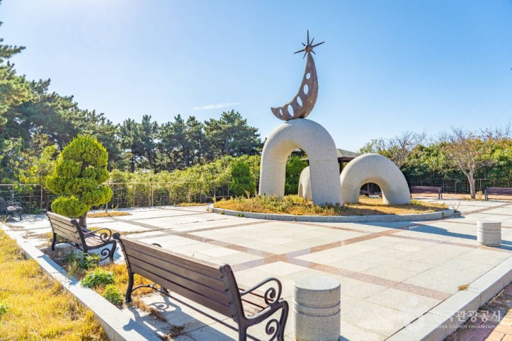 죽변 등대 여행 추천 - 메고지고