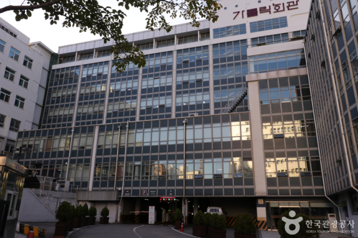 서울 명동성당 여행 추천 - 메고지고