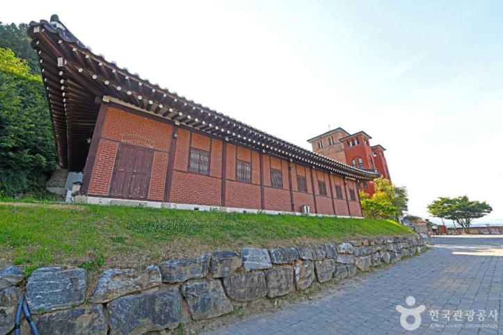 대한성공회 진천성당 여행 추천 - 메고지고