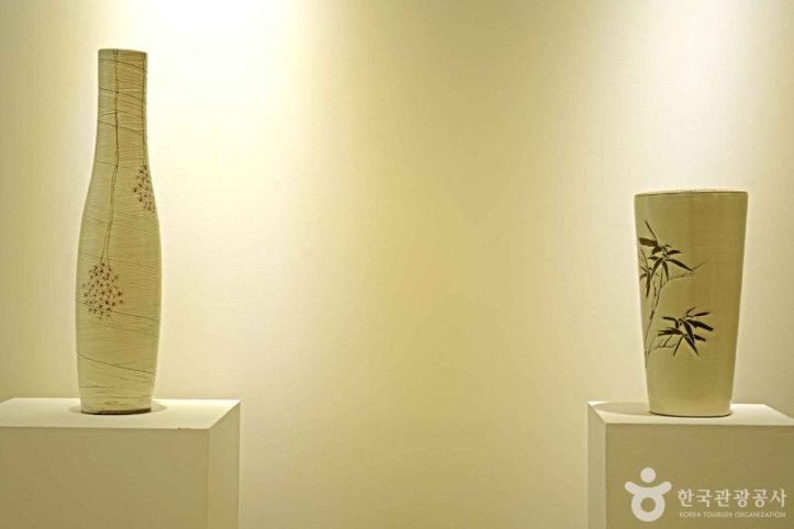 금강아트센터 여행 추천 - 메고지고
