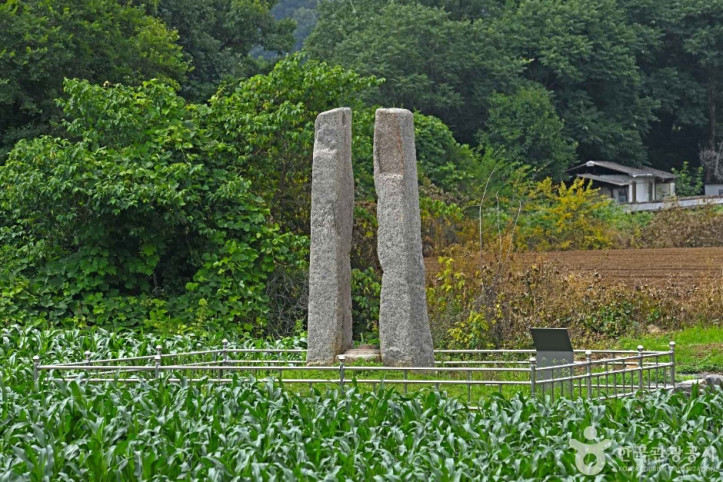 괴산 외사리 당간지주 여행 추천 - 메고지고