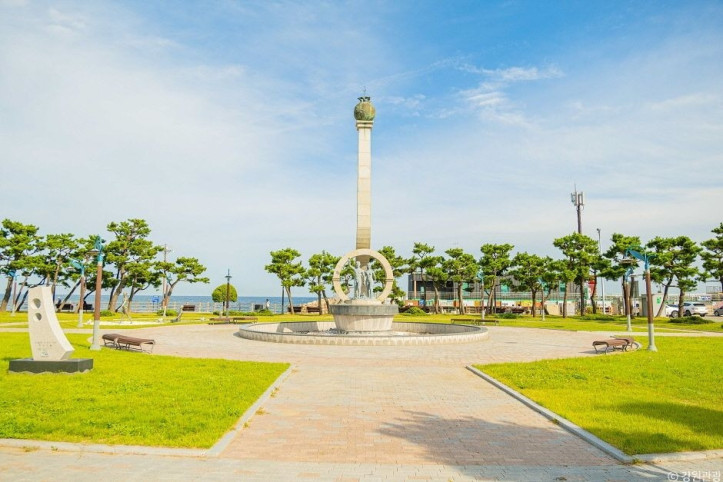 설악해맞이공원 인어연인상 여행 추천 - 메고지고