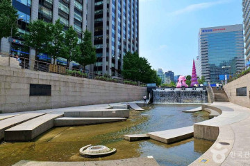 충무공 이순신 동상 여행 추천 - 메고지고