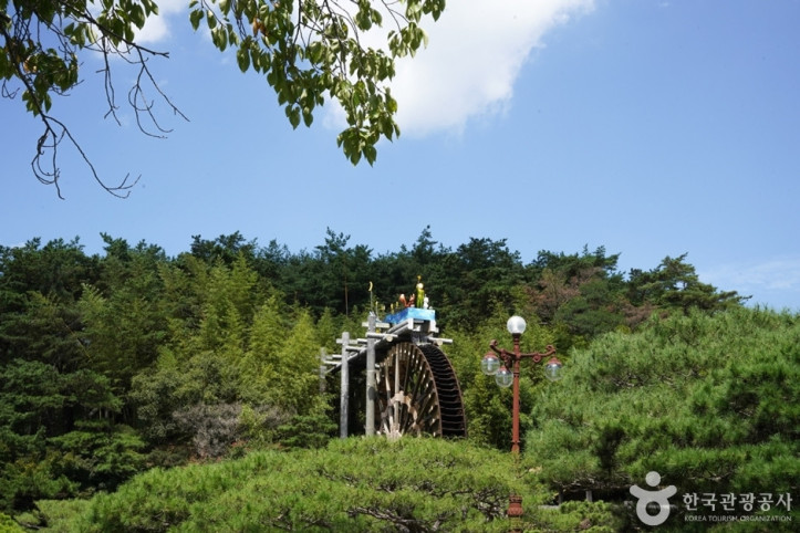 물레방아광장 여행 추천 - 메고지고
