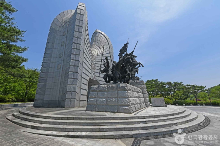 백제 오천결사대 충혼탑 여행 추천 - 메고지고