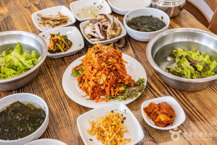 연안부두 밴댕이회무침거리 여행 추천 - 메고지고