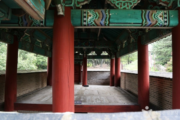 금정산성 동문 여행 추천 - 메고지고
