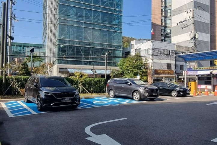 홍제천인공폭포 여행 추천 - 메고지고