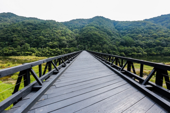 꺼먹다리 여행 추천 - 메고지고