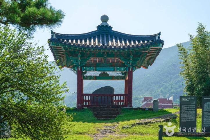 창녕 신라 진흥왕 척경비 여행 추천 - 메고지고