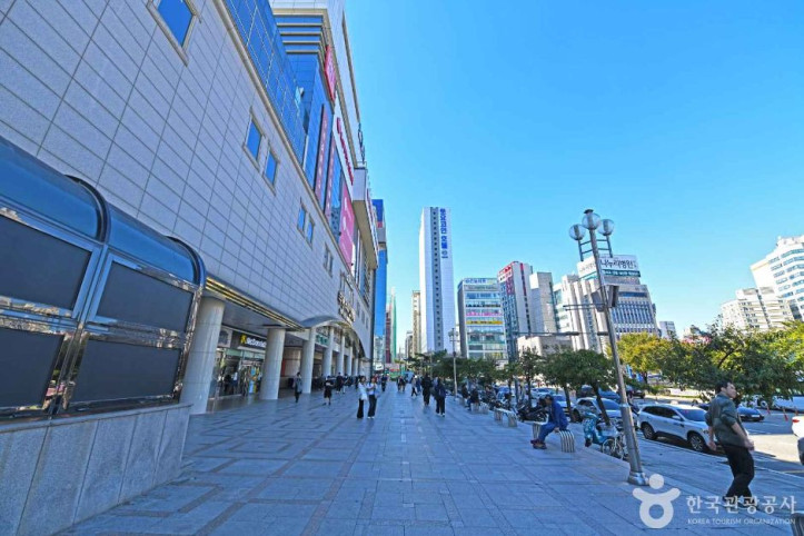 부평역북광장 여행 추천 - 메고지고