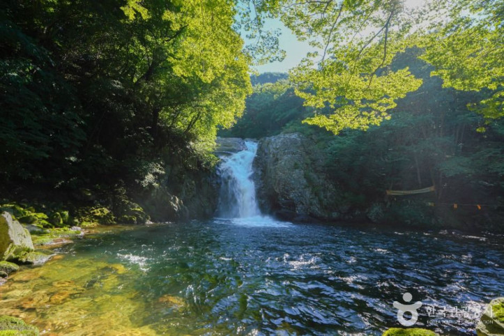 기백산 용추계곡과 용추폭포 여행 추천 - 메고지고