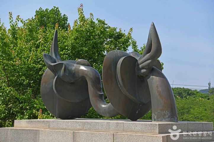 웅비탑 여행 추천 - 메고지고