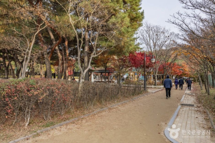 금천 체육공원 여행 추천 - 메고지고