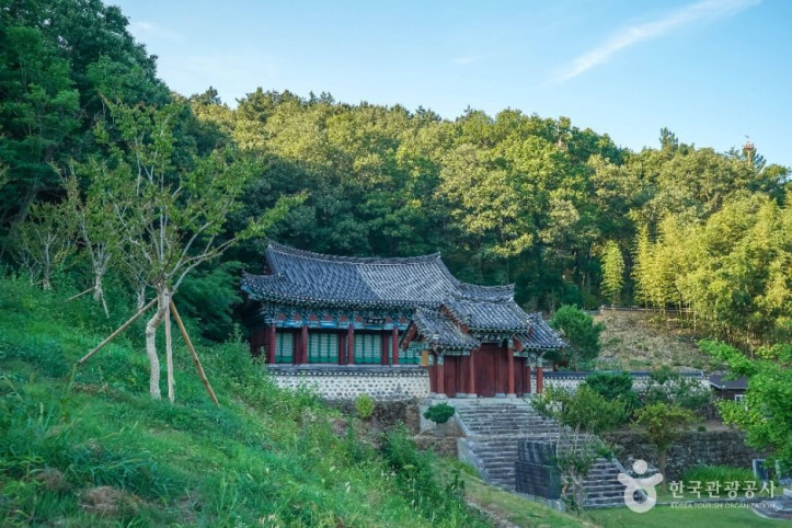 육신사 여행 추천 - 메고지고