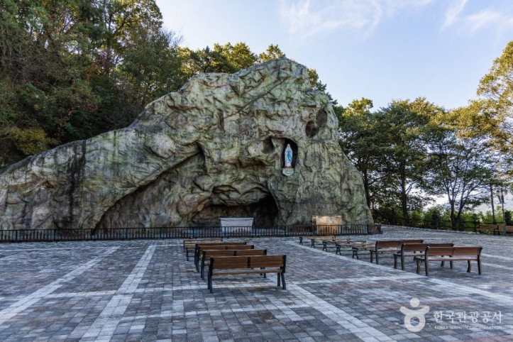 감곡매괴성모순례지성당 여행 추천 - 메고지고