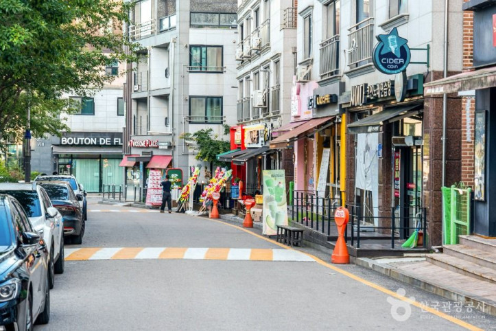 중앙호수공원 카페거리 여행 추천 - 메고지고