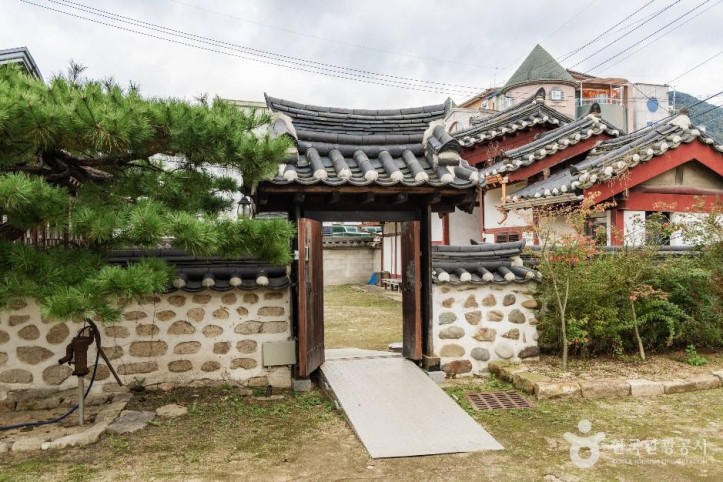 괴산군수 관사 여행 추천 - 메고지고
