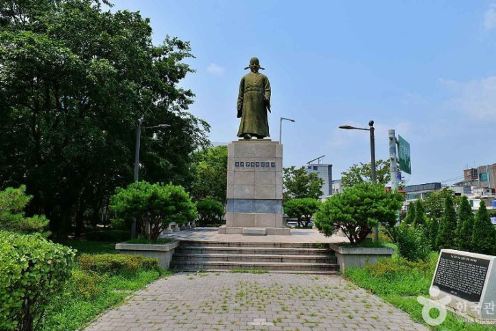 정몽주 동상 여행 추천 - 메고지고
