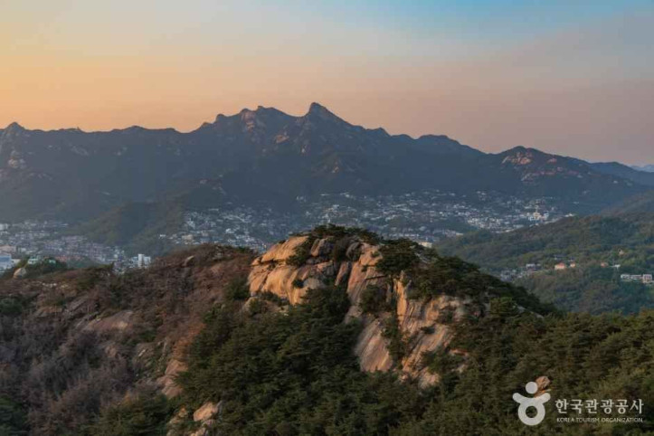 인왕산 여행 추천 - 메고지고