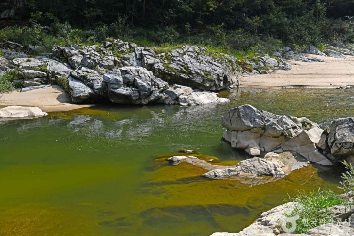 미산계곡 여행 추천 - 메고지고