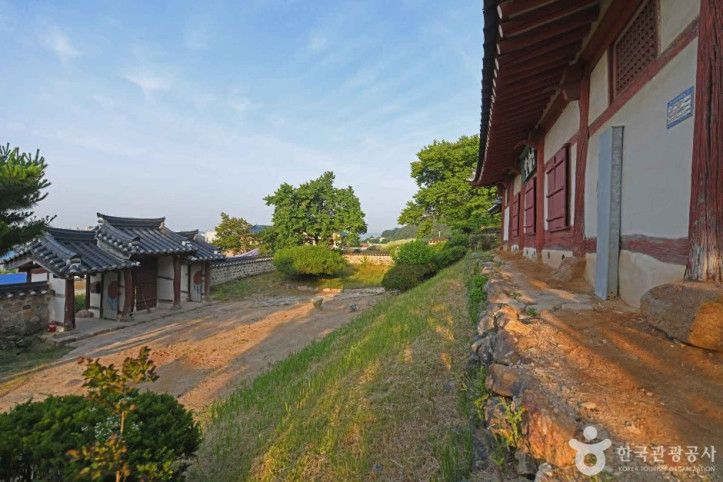 직산향교 여행 추천 - 메고지고