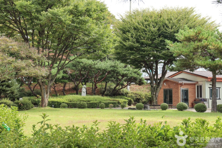 옥천성당 여행 추천 - 메고지고