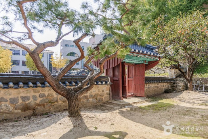 춘천향교 여행 추천 - 메고지고