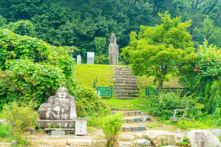 안성죽산리석불입상 여행 추천 - 메고지고