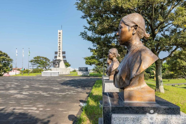 제주해녀항일운동기념탑 여행 추천 - 메고지고
