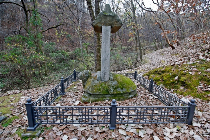 충주 청룡사 위전비 여행 추천 - 메고지고