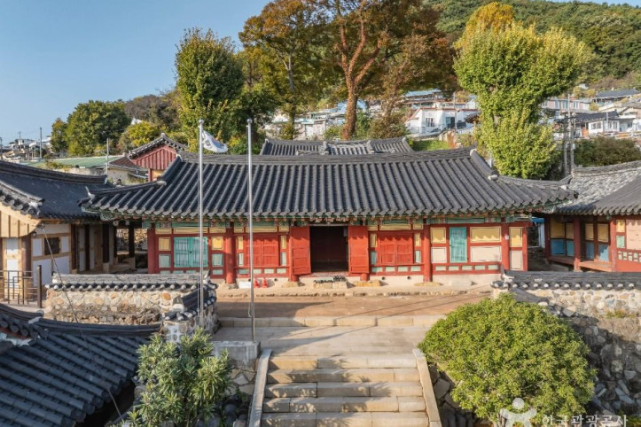 여수향교 여행 추천 - 메고지고