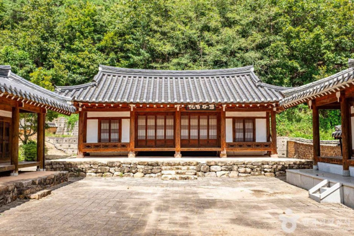 우곡서원 여행 추천 - 메고지고