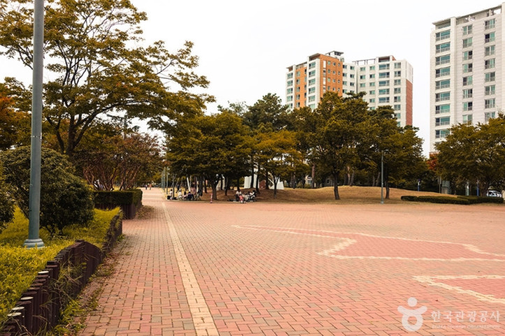 율하체육공원 여행 추천 - 메고지고