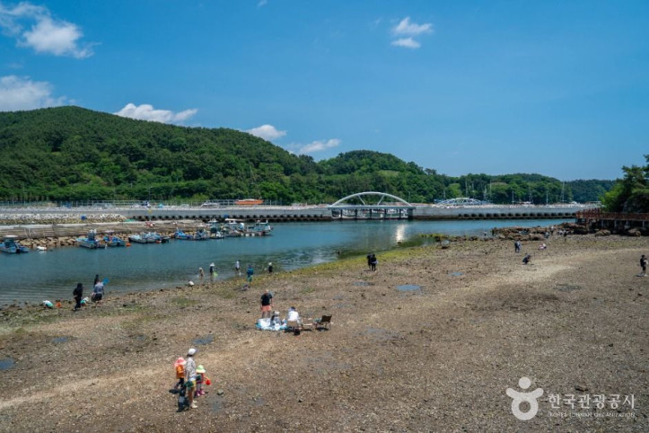 명동선착장 여행 추천 - 메고지고