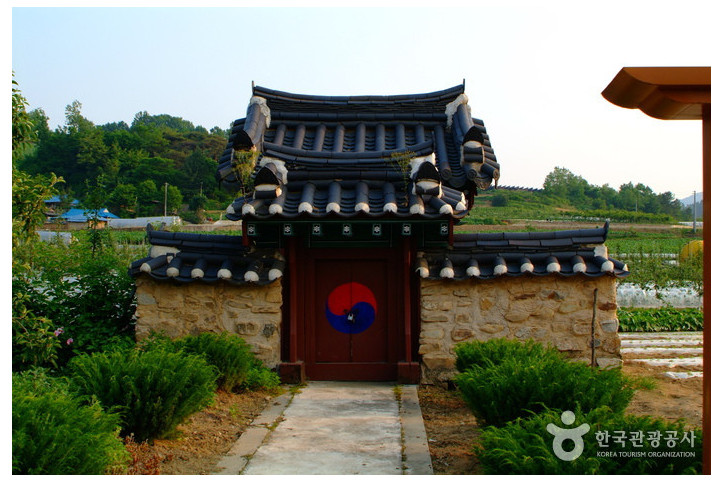 청송 신기리 밀양박씨효부각 여행 추천 - 메고지고