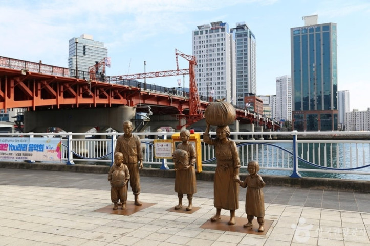 용두산 자갈치 관광특구 여행 추천 - 메고지고