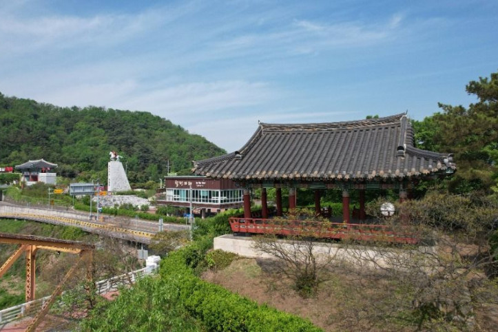 정암루(솥바위) 여행 추천 - 메고지고
