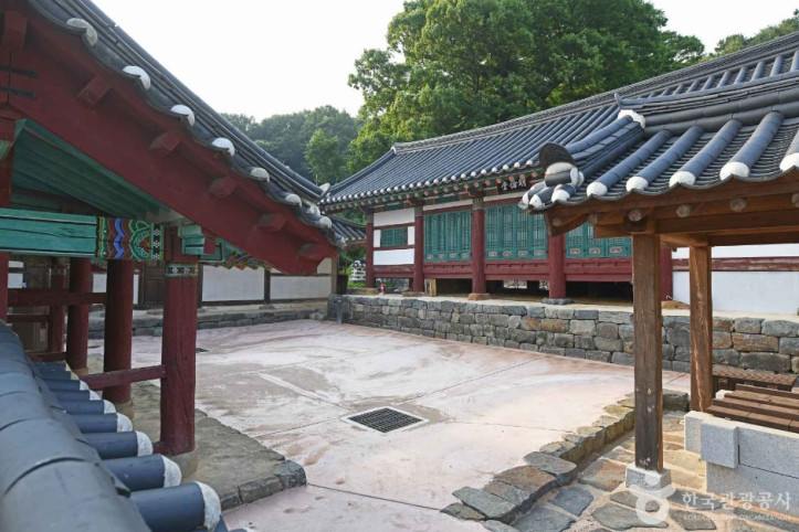 홍산향교 여행 추천 - 메고지고